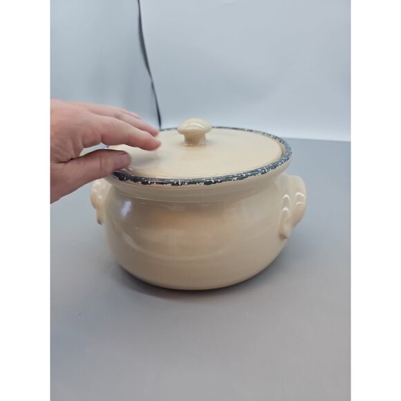 Home & Garden Party Birdhouse Bean Pot with Handles with Lid Stoneware - Picture 7 of 9